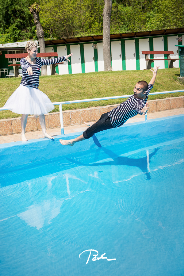 wedding-photo-swimming-pool